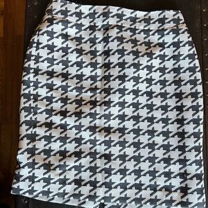 Banana Republic Houndstooth Pencil Skirt Black and White